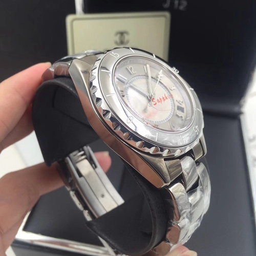 シャネル時計側面デザイン